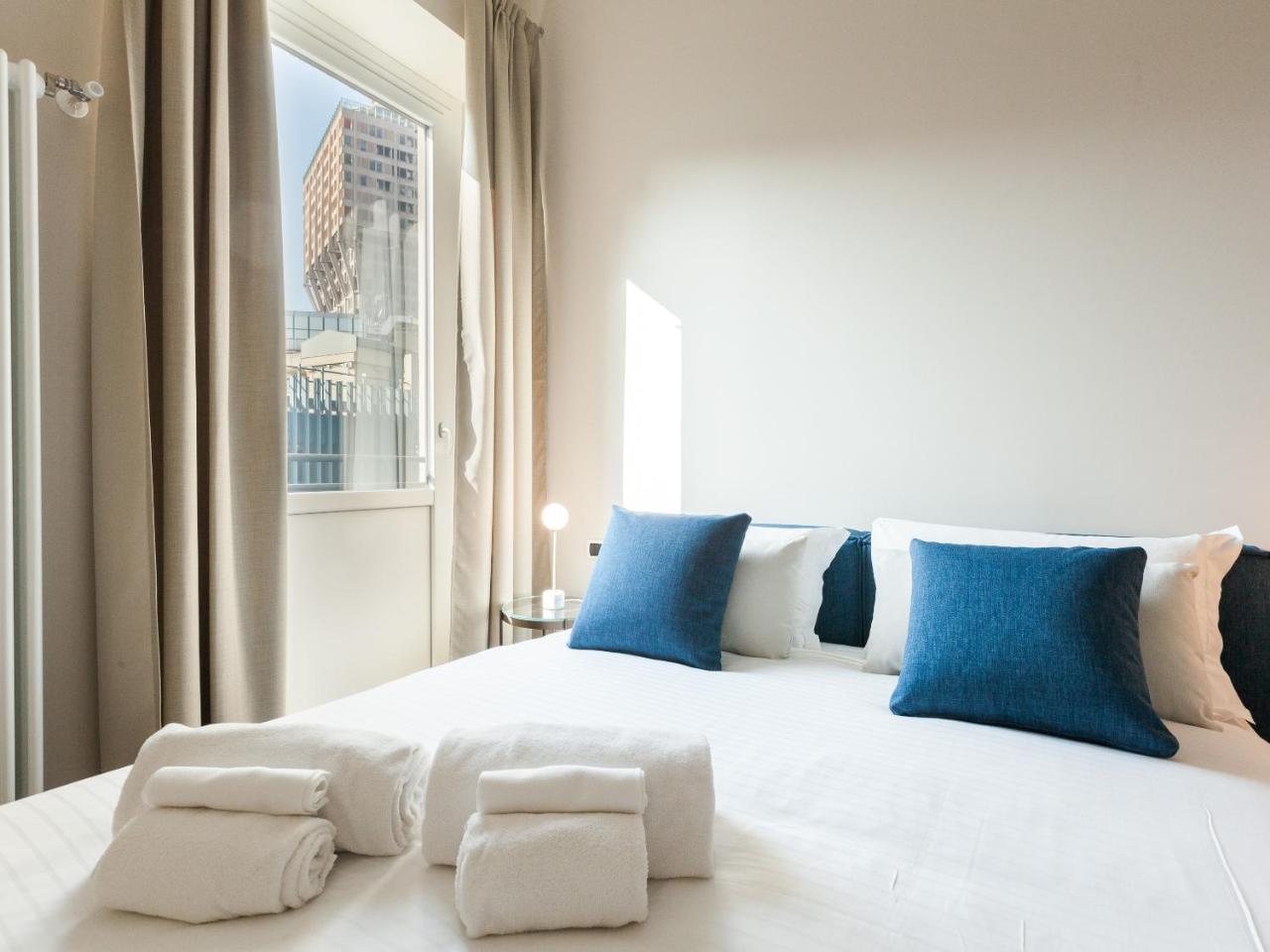 Easyhomes-Duomo Suites & Apartments Milano Exteriör bild