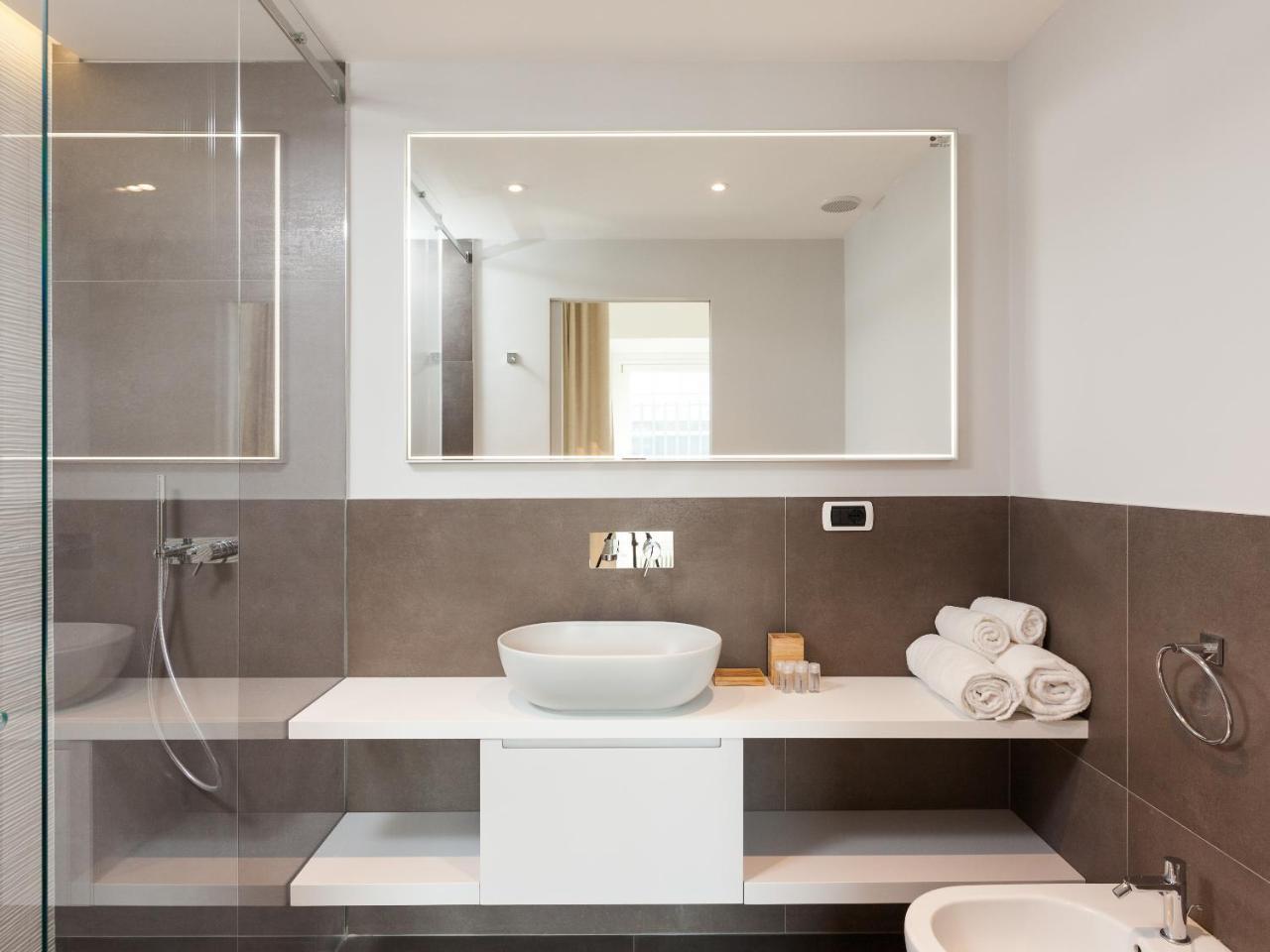 Easyhomes-Duomo Suites & Apartments Milano Exteriör bild