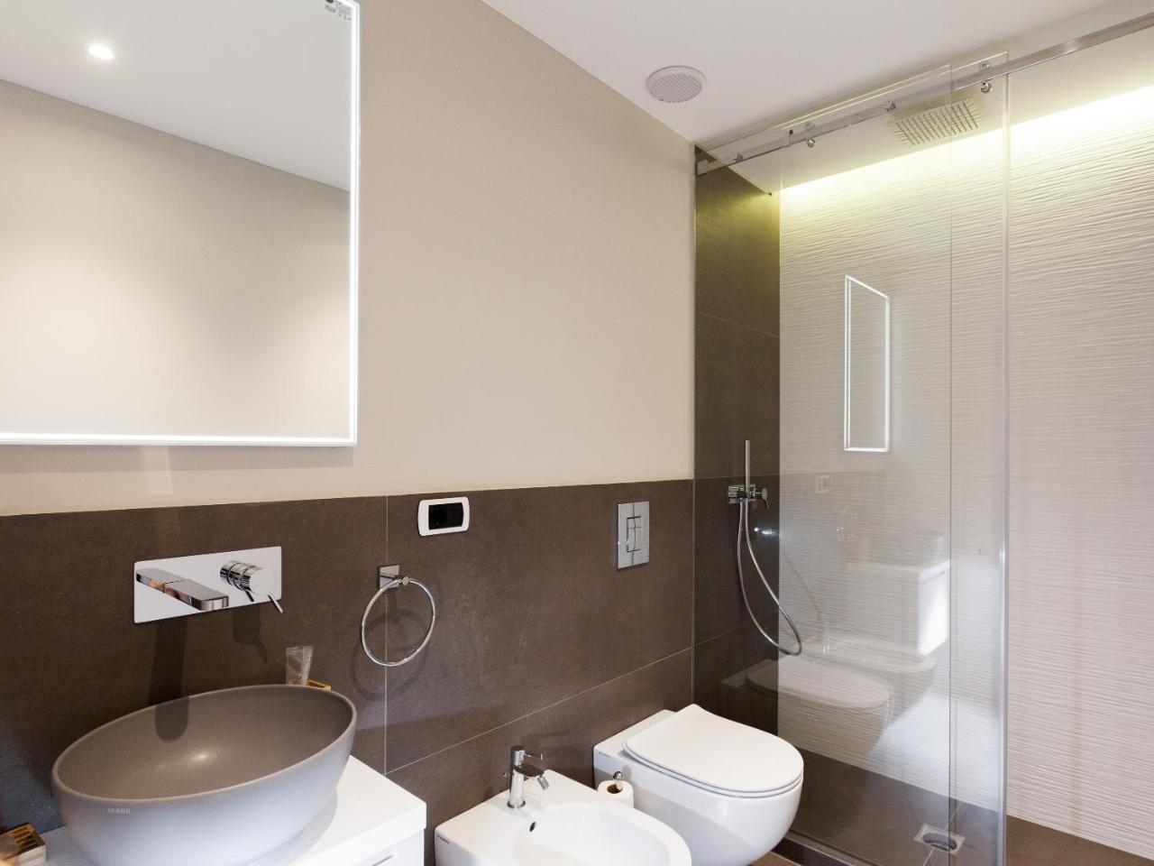 Easyhomes-Duomo Suites & Apartments Milano Exteriör bild